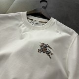 ★超人気 バーバリー コピーおすすめ の2026SS スモールロゴ刺繍ポロシャツ