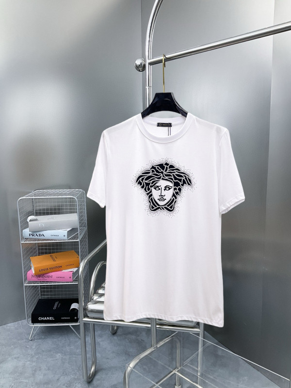 超奇跡の入荷☆ ヴェルサーチ n級品 2026SSメンズ半袖Ｔシャツ