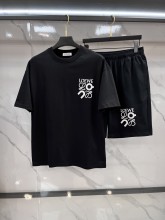入手困難 ロエベ  スーパーコピー の2026SS夏のスタイリッシュなカジュアルスーツ