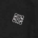 入手困難 ロエベ コピー の2026SS定番パッチワーク刺繍ロゴ入り半袖Tシャツ