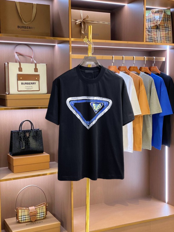 追跡付 プラダ スーパーコピー の2026SS半袖ラウンドネックTシャツ
