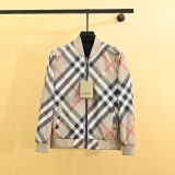 高品質 バーバリー 激安偽物 の2026SS チェックの野球襟ジャケットをリバーシブルで着て