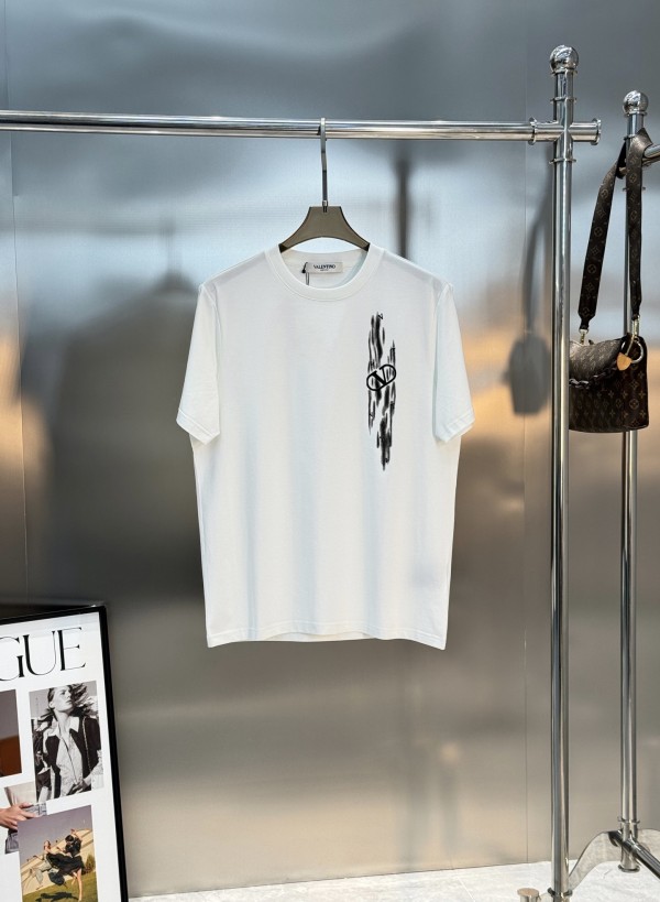 累積売上総額第１位！ヴァレンティノ n級品 の2026SS 半袖クルーネックTシャツ