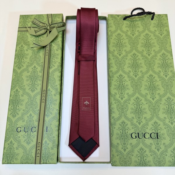 超奇跡の入荷☆ Gucciグッチ  激安偽物 馬首掛け メンズ ネクタイ