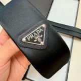 超話題! プラダ 激安偽物 2026SS クラシックなネイビーネックスタイ