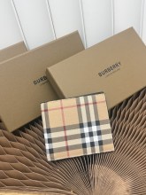 超奇跡の入荷☆ バーバリー スーパーコピー 2026SS 短財布