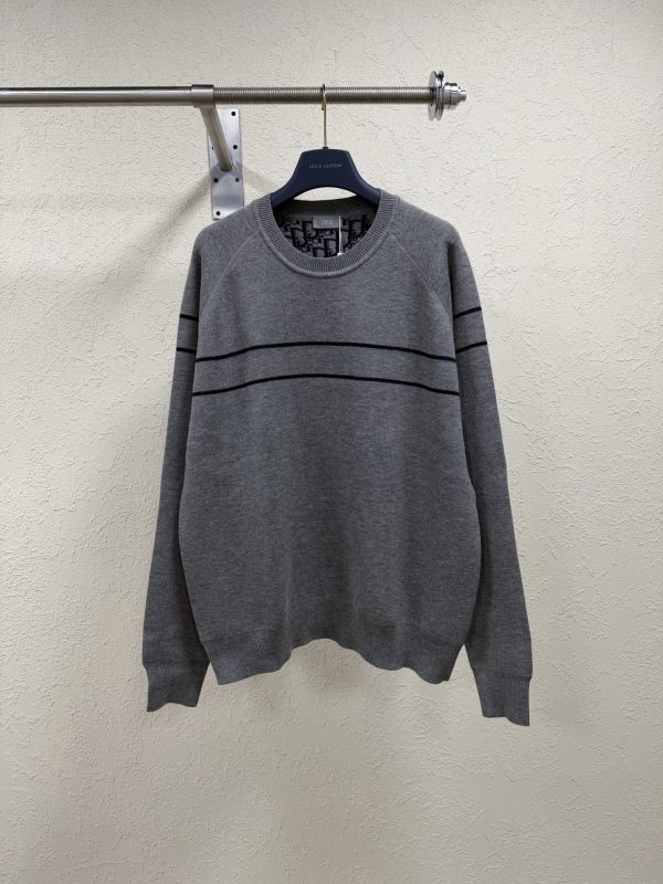 超奇跡の入荷☆ ディオール コピーおすすめ の2026SS 刺繍入りゆったりクルーネックセーター