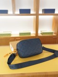 日本未入荷 ルイヴィトン 激安通販 2026SSメンズ ショルダーバック