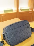 日本未入荷 ルイヴィトン 激安通販 2026SSメンズ ショルダーバック