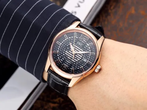 注目度NO.1IWC エンジニア コピーシリーズ メンズ 自動巻き4色