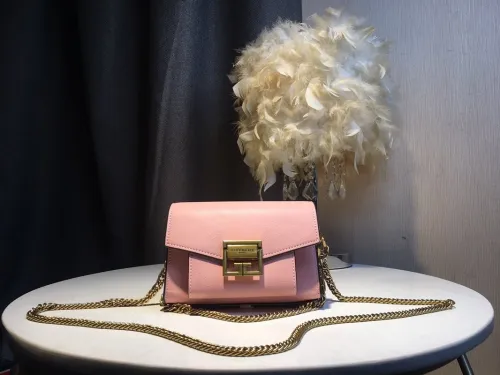 2019秋冬新作☆超売れ筋ジバンシー(GIVENCHY)☆レディース ショルダーバッグコピー☆特別価格にて販売!!今一番流行っている人気アイテム!!