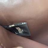 フェンディバッグコピー 2021新品注目度NO.1 FENDI 男女兼用 セカンドバッグ
