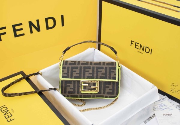 フェンディバッグコピー 大人気2021新品 FENDI レディース ハンドバッグ