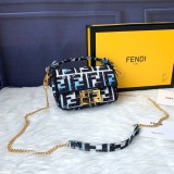 フェンディバッグコピー 2021新品注目度NO.1 FENDI レディース ショルダーバッグ