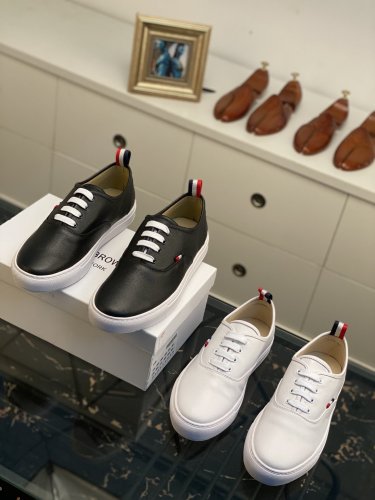 トム・ブラウン 靴コピー 2021新品注目度NO.1 Thom Browne メンズ カジュアルシューズ