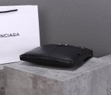 バレンシアガバッグコピー 2021新品注目度NO.1 BALENCIAGA メンズ ショルダーバッグ