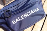 バレンシアガバッグコピー 定番人気2021新品 BALENCIAGA 男女兼用 ボディバッグ
