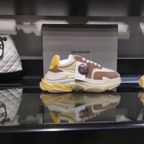 バレンシアガ 靴コピー定番人気2021新品 BALENCIAGA 男女兼用 スニーカー