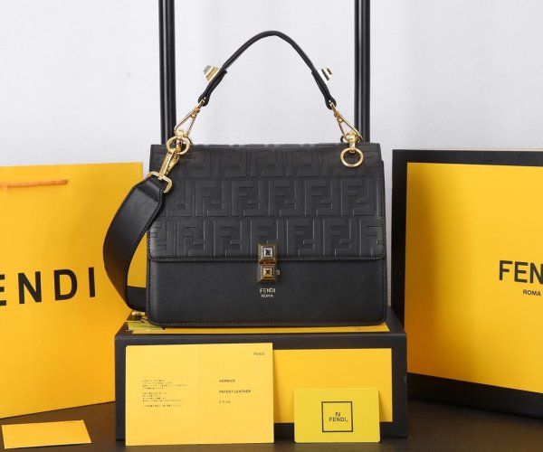 フェンディバッグコピー 大人気2021新品 FENDI レディース ハンドバッグ