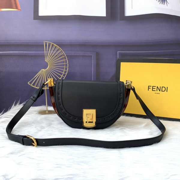 フェンディバッグコピー 2021新品注目度NO.1 FENDI レディース ショルダーバッグ