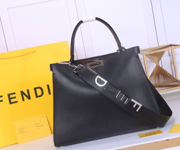 フェンディバッグコピー 2021新品注目度NO.1 FENDI レディース トートバッグ