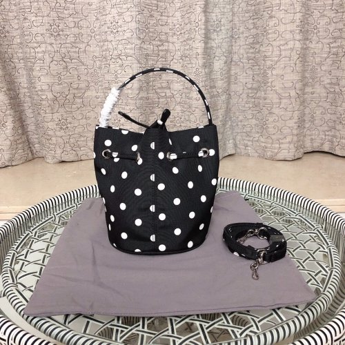 バレンシアガバッグコピー 2021新品注目度NO.1 BALENCIAGAレディース バケツバッグ