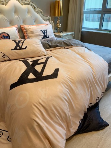 ルイヴィトン寝具カバーコピー 定番人気2022新品 Louis Vuitton 寝具カバークリスタルベルベット 4点セット