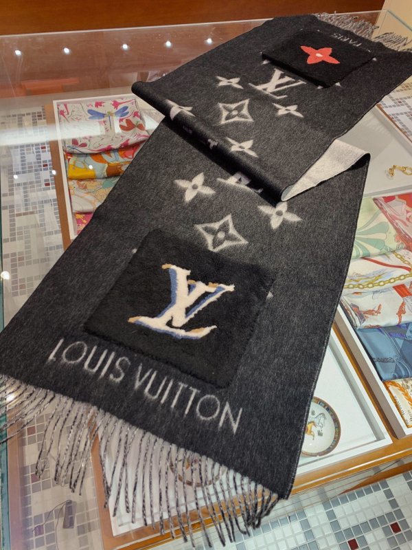 ルイヴィトンマフラーコピー 2022新品注目度NO.1 Louis Vuitton 男女兼用 ウール スカーフ