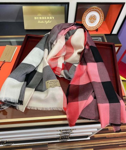 バーバリーマフラーコピー 定番人気2022新品 BURBERRY 男女兼用 ウール スカーフ