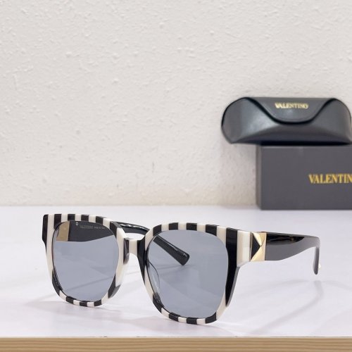 ヴァレンティノサングラスコピー 定番人気2022 Valentino 男女兼用 サングラス 6色