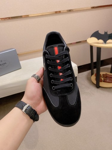 プラダ靴コピー 定番人気2023新品 PRADA メンズ カジュアルシューズ