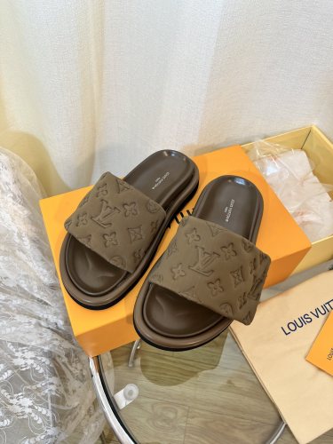 ルイヴィトン靴コピー 大人気2023新品 Louis Vuitton メンズ サンダル-スリッパ