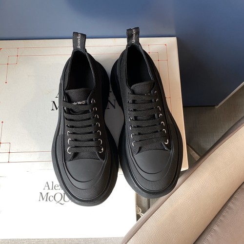 アレキサンダーマックイーン靴コピー 2023新品注目度NO.1 McQueen 男女兼用 スニーカー