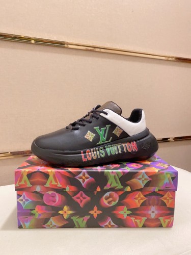 ルイヴィトン靴コピー 2023新品注目度NO.1 Louis Vuitton メンズ スニーカー
