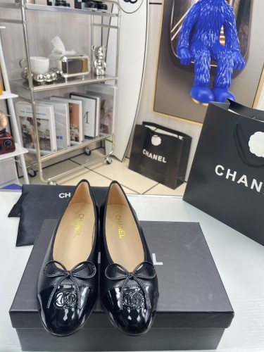 シャネル靴コピー 定番人気2023新品 CHANEL レディース パンプス