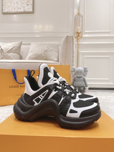 ルイヴィトン靴コピー 定番人気2023新品 Louis Vuitton レディース スニーカー