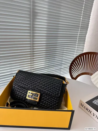 フェンディバッグコピー 大人気2023新品 FENDI レディース ハンドバッグ