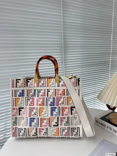 フェンディバッグコピー 2023新品注目度NO.1 FENDI レディース ハンドバッグ