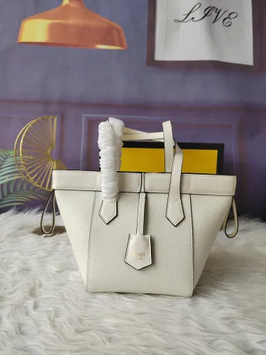 フェンディバッグコピー 定番人気2023新品 FENDI レディース トートバッグ