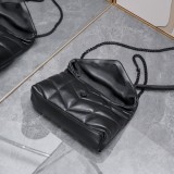 超希少！2024 サンローラン 新作 ショルダーバッグ スーパーコピー 19127