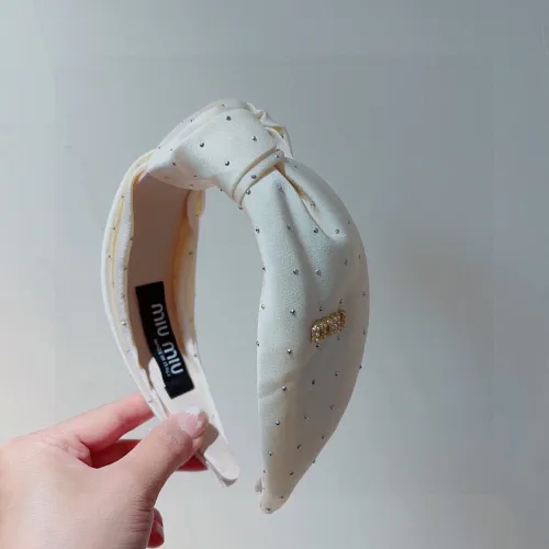 人気爆発☆ ミュウミュウ ヘアバンド 偽物