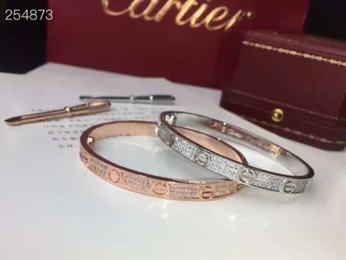 注目アイテム☆ カルティエ ブレスレット 18K コピー 2色
