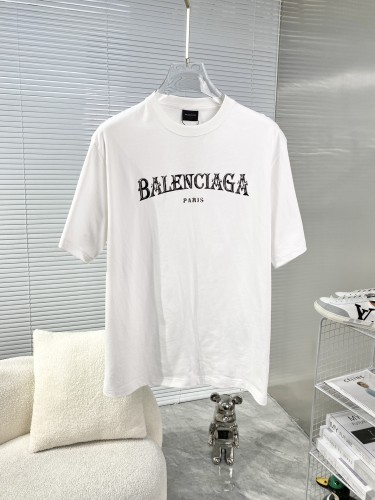 争奪戦 2024 バレンシアガ 新作 半袖Tシャツ スーパーコピー