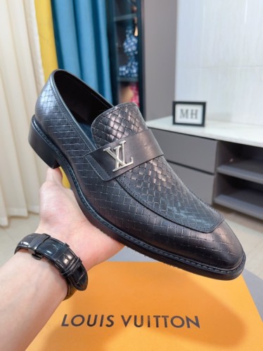 日本未入荷 2024新作 ルイヴィトン 革靴 スーパーコピー