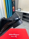 人気急上昇 2024新作 フェラガモ 革靴 偽物