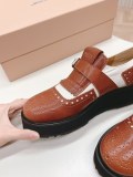 人気急上昇 2024新作 ミュウミュウ 革靴 偽物