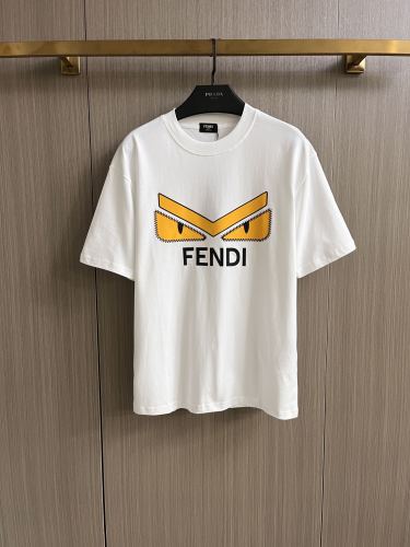日本未入荷 2024 フェンディ 新作 半袖Tシャツ 偽物