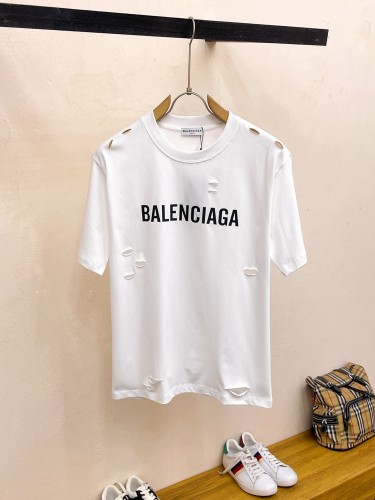最安値挑戦 2024 バレンシアガ 新作 半袖Tシャツ スーパーコピー