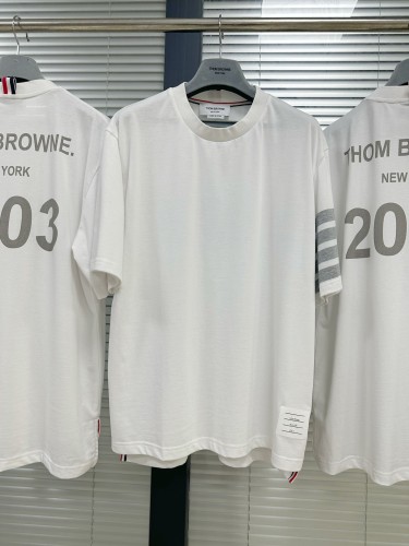 【即発】★ 2024 トム·ブラウン 新作 半袖Tシャツ スーパーコピー
