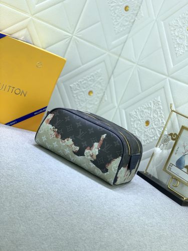 完売前に！2024 ルイヴィトン 新作クラッチバッグ 偽物